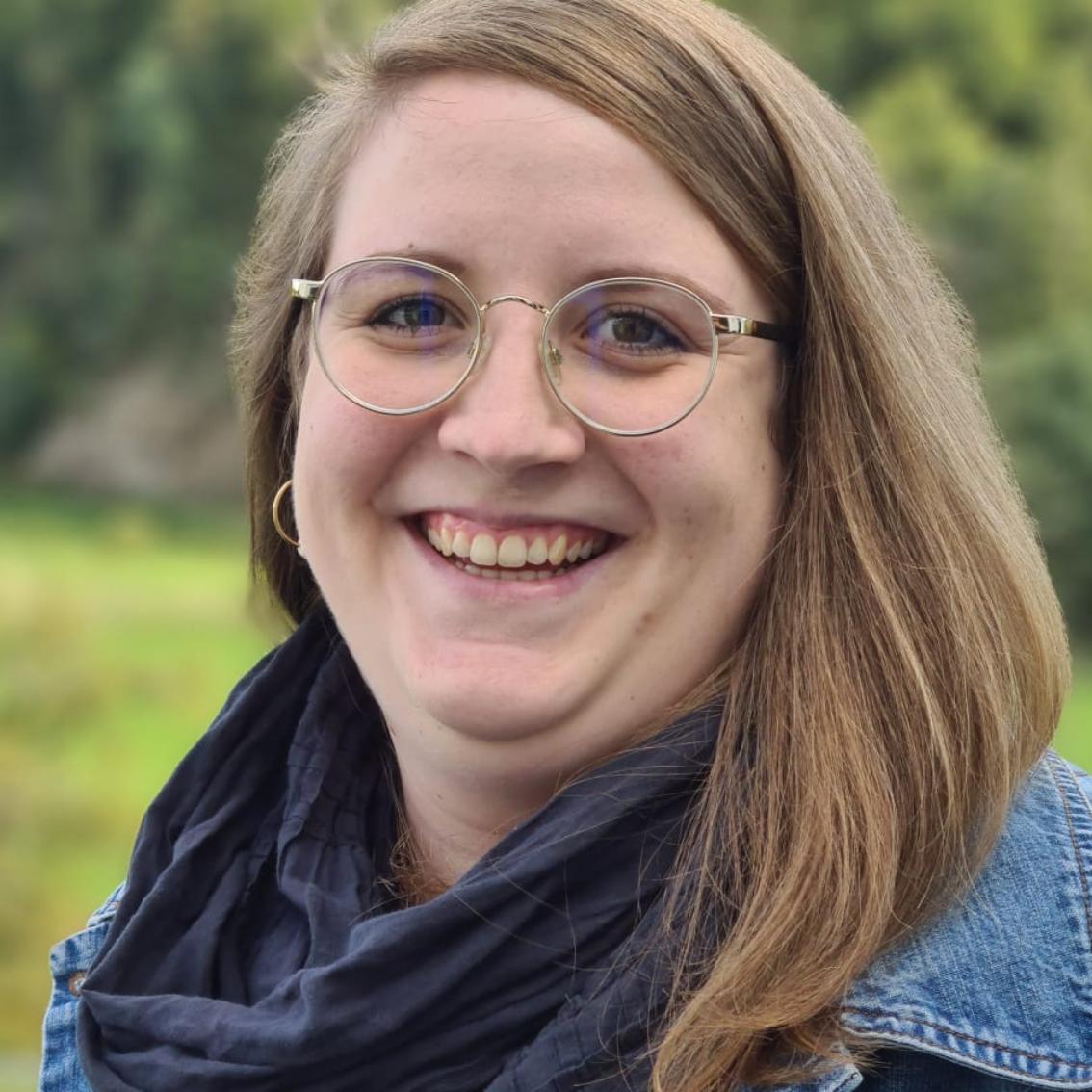 In Vertretung: Pastoralassistentin Lena  Bauer