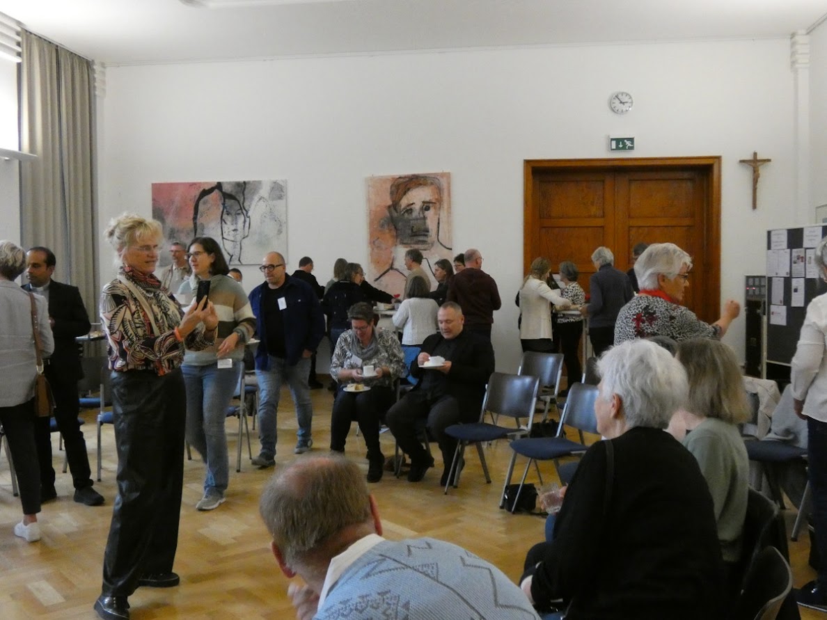 Synodalversammlung Austausch (c) Angela Hübner Synodalversammlung Austausch