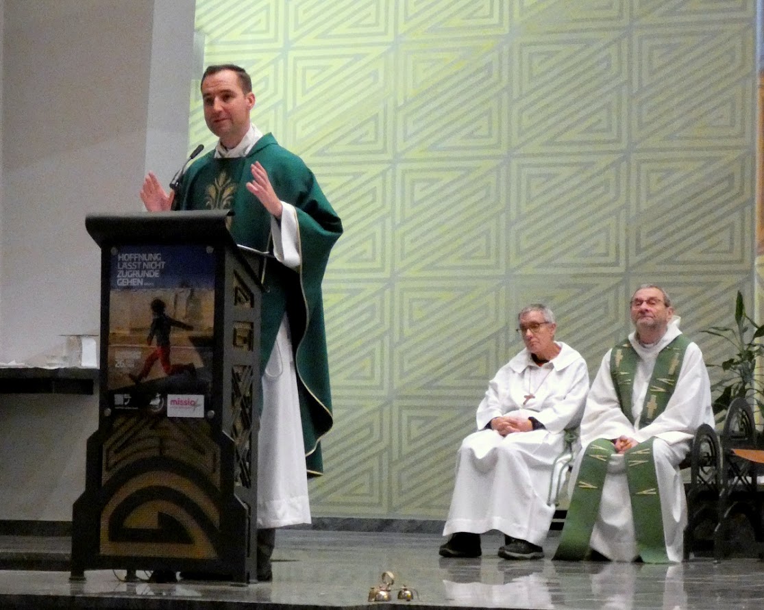 Synodalversammlung Gottesdienst mit Jugendpfarrer Peter Zillgen (c) Angela Hübner Synodalversammlung Gottesdienst mit Jugendpfarrer Peter Zillgen