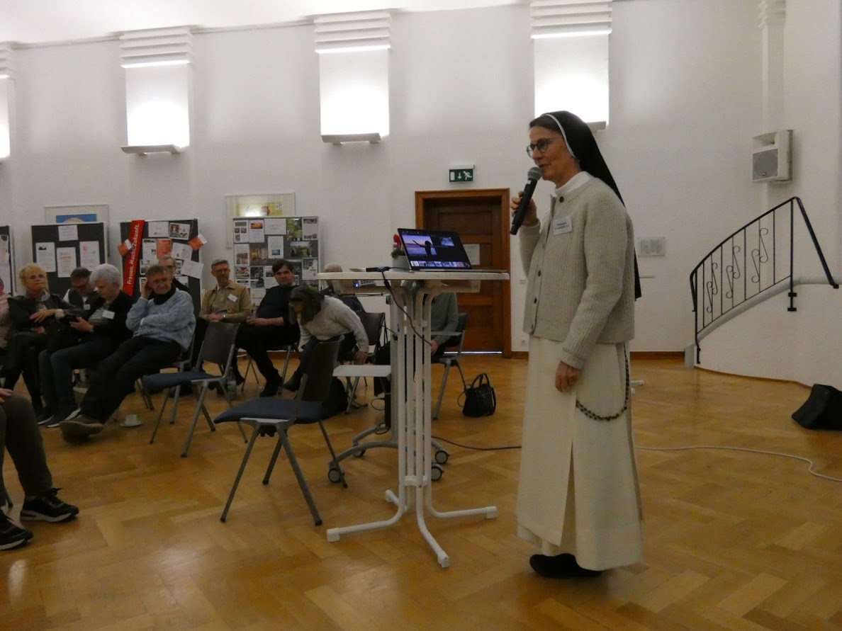 Synodalversammlung Vortrag Sr. Scholastika (c) Angela Hübner Synodalversammlung Vortrag Sr. Scholastika